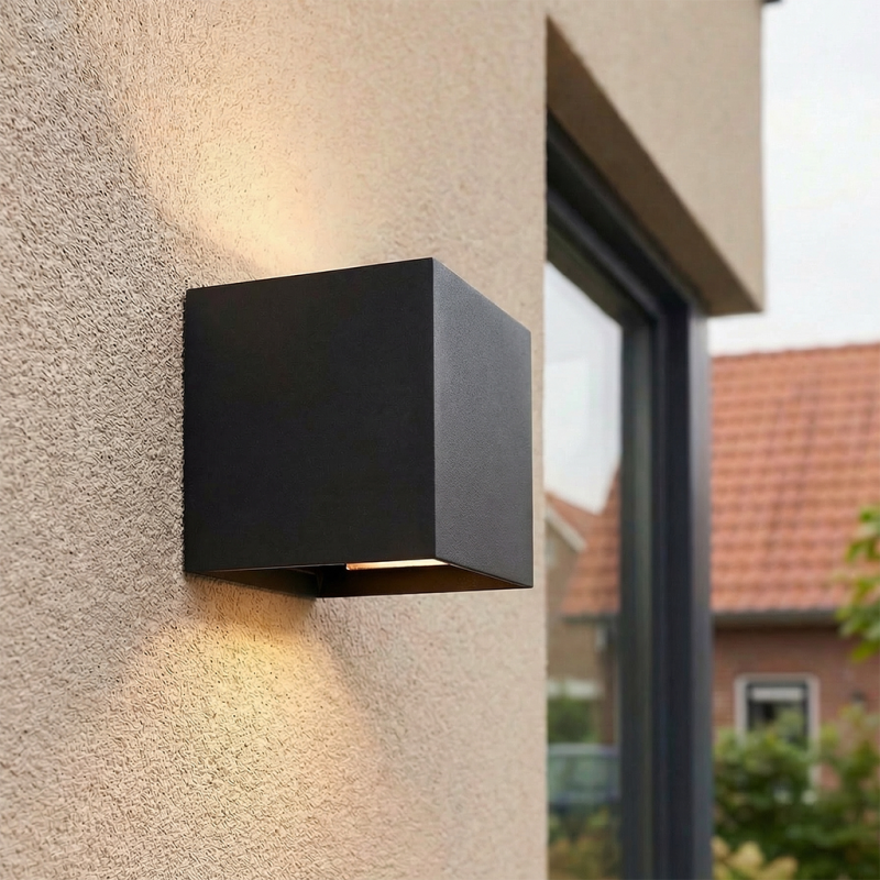 Moderni ylös alas seinävalaisin musta, Dion, 6W, dim to warm LED, IP65