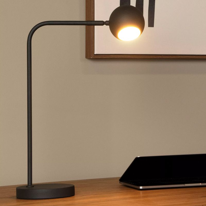 Musta metalli ladattava pöytävalaisin, Comet, 3W, 2700K LED, kosketushimmentimellä