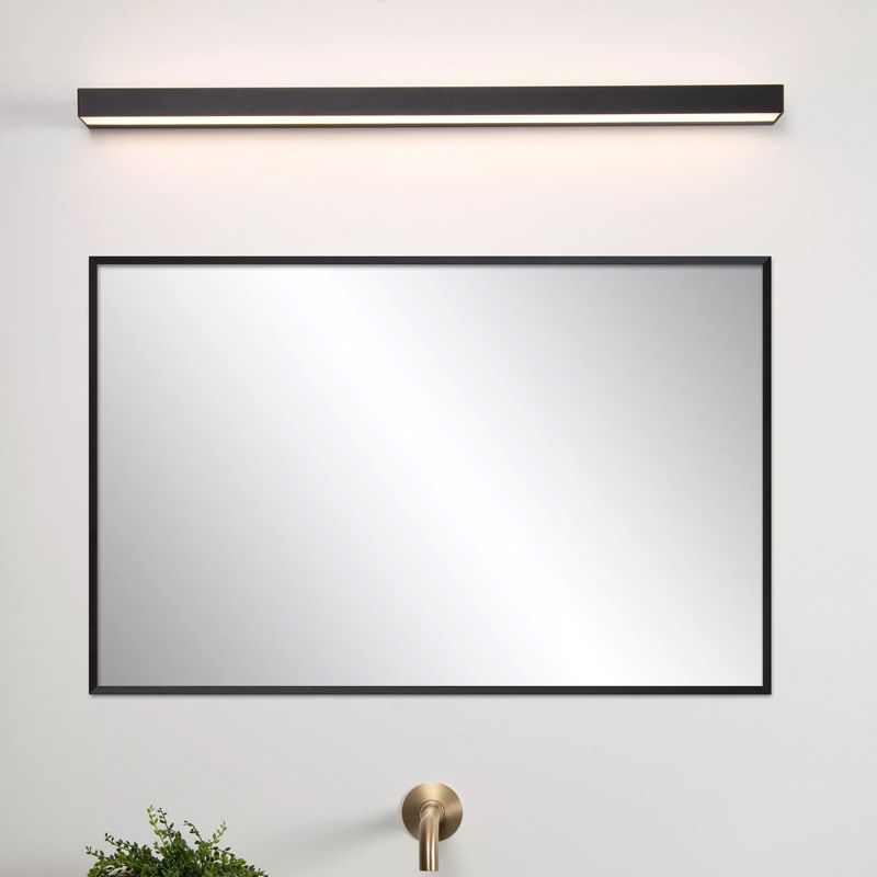 Musta metalli kylpyhuoneen seinävalaisin, Alexa, 13W, 3000K LED, IP44
