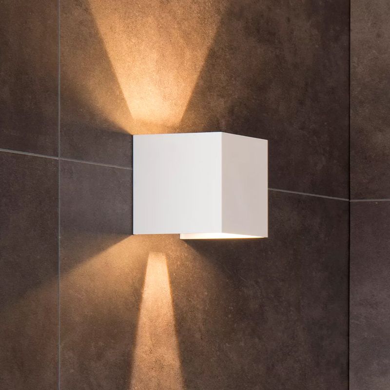 Valkoinen metalli ylös alas seinävalaisin, Axi, 6W, 2700K LED, IP54