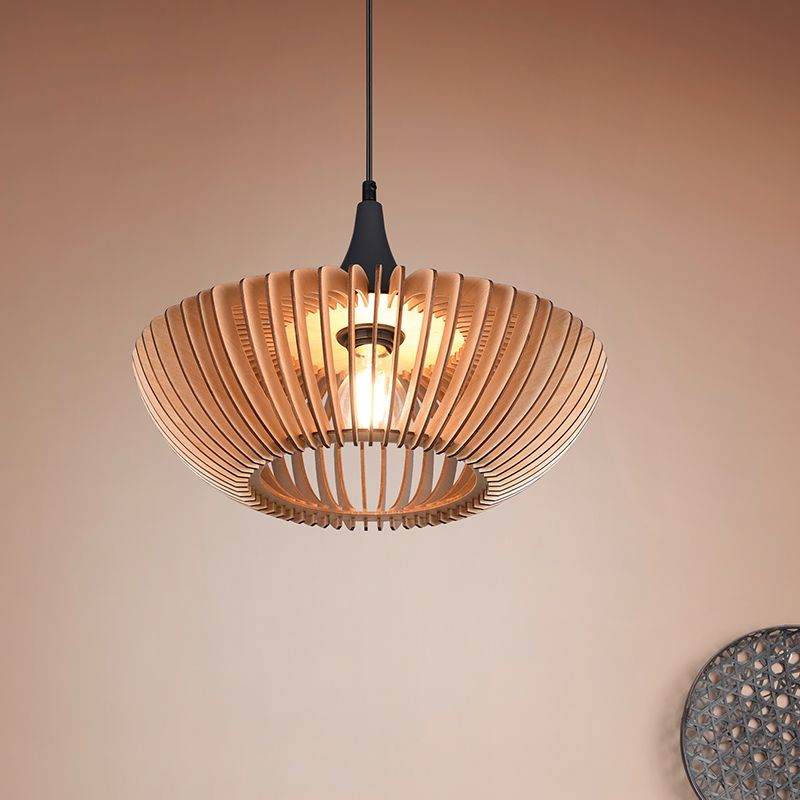 Ruskea puu riippuvalaisin, Mirjan