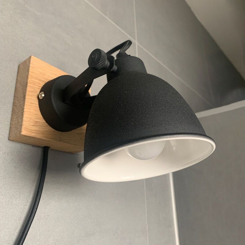 Teollinen seinävalaisin musta, Redon