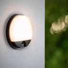 Musta muovi kylpyhuoneen seinävalaisin, Hups Ir, 10W, 3000K LED, IP54