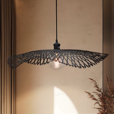 Rustiikkinen riippuvalaisin musta, Romee