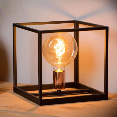 Musta metalli pöytävalaisin, Arthur, katkaisimella