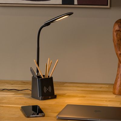 Musta muovi työpöytävalaisin, Penny, 4,7W, 3000K LED, katkaisimella