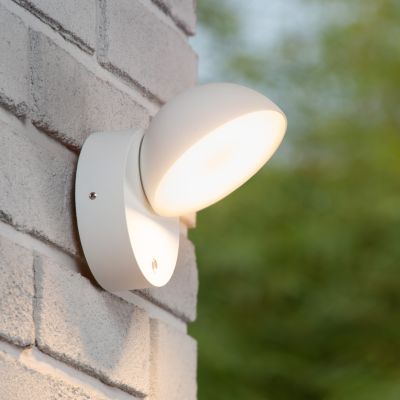 Valkoinen metalli ulkoseinävalaisin hämäräkytkimellä, Finn, 12W, 3000K LED, IP54