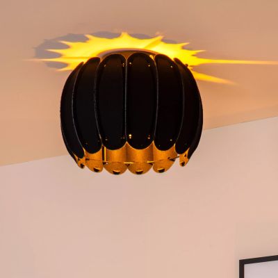 Musta kangas kattolamppu, Spencer