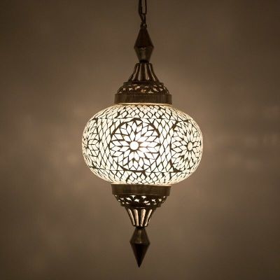 Itämainen riippuvalaisin läpinäkyvä, Aicha